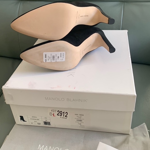 Manolo Blahnik Zufapla Suede Stiletto Ankle Booties - Picture 6 of 8